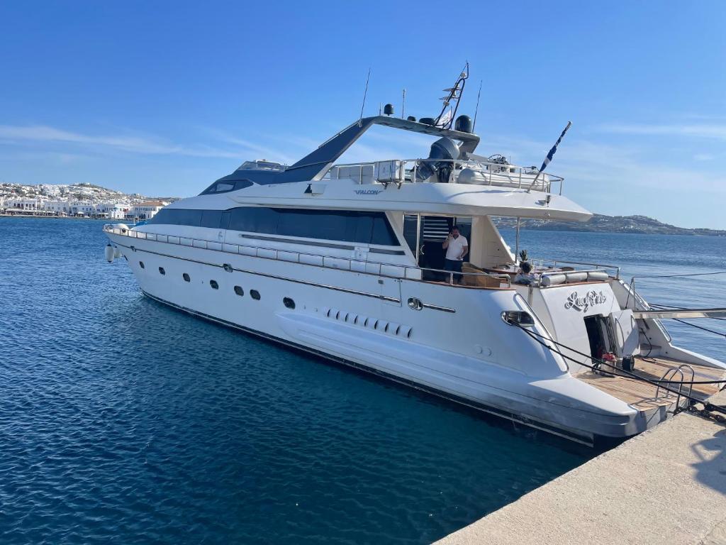1024x768 Falcon superyacht 100ft, Athens