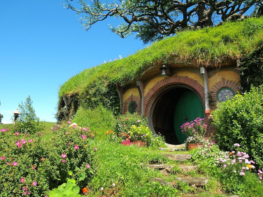 1024x768 Bag End in Hobbiton