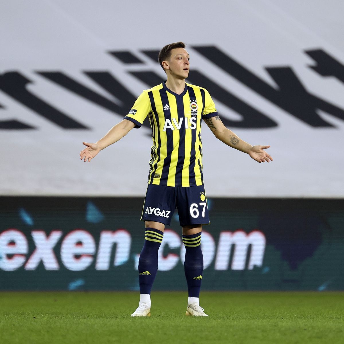 1200x1200 Free download What Mesut Ozil did as Arsenal prepared for Europa League victory [1200x1200] for your Desktop, Mobile & Tablet. Explore Mesut Özil Fenerbahçe Wallpaper. Mesut Ozil Wallpaper