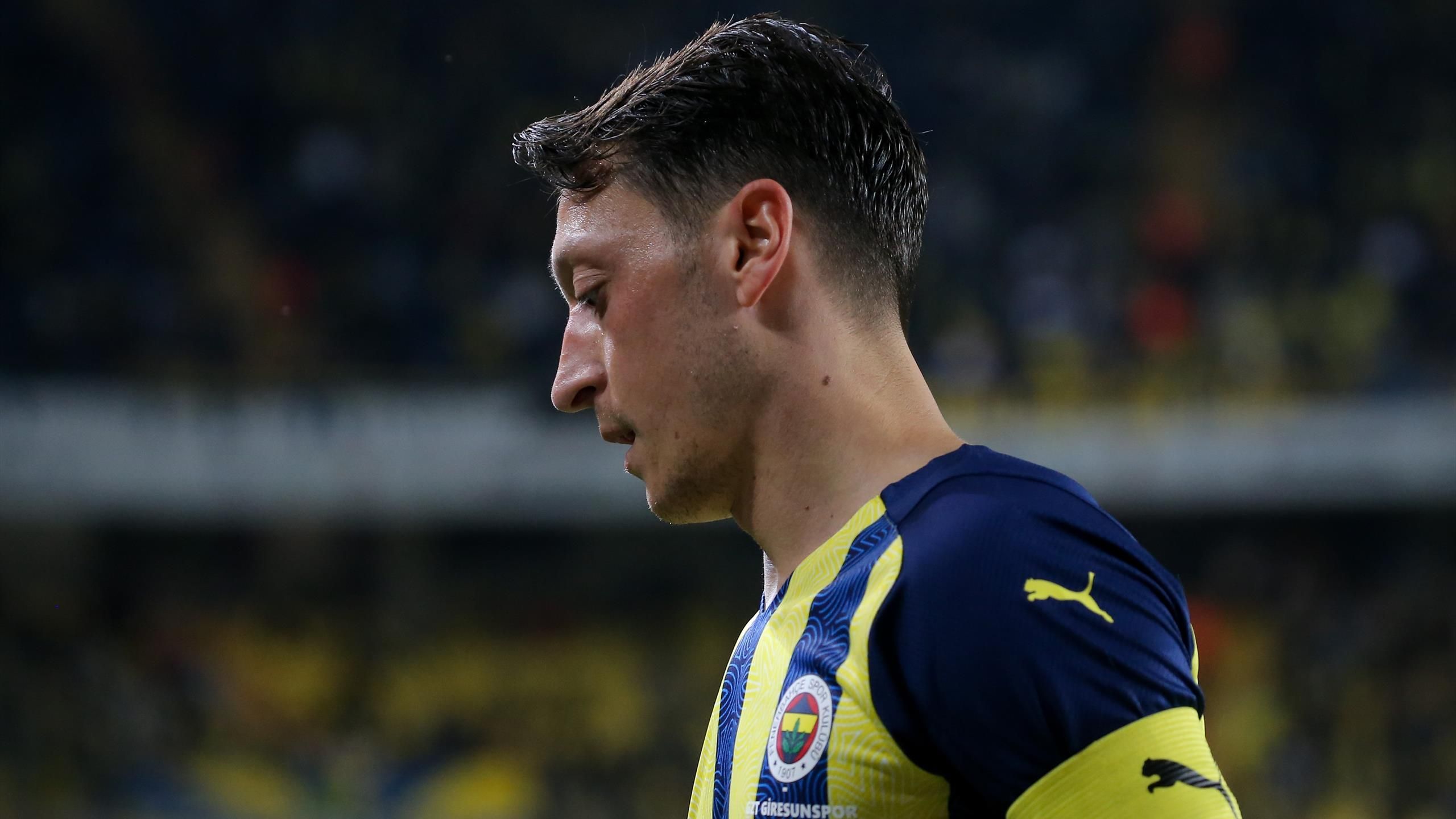 2560x1440 Mesut Ozil told to 'focus' on football by Fenerbahce president Ali Koc