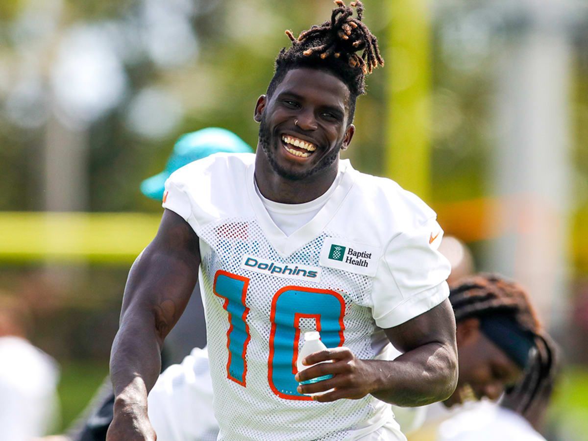 1200x900 Tyreek Hill Says 2022 Dolphins Comparable to Super Bowl Champion Chiefs