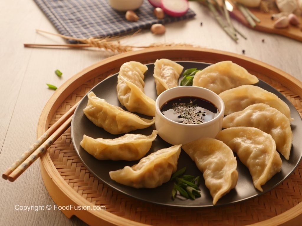 1024x768 Steamed Chicken Momos