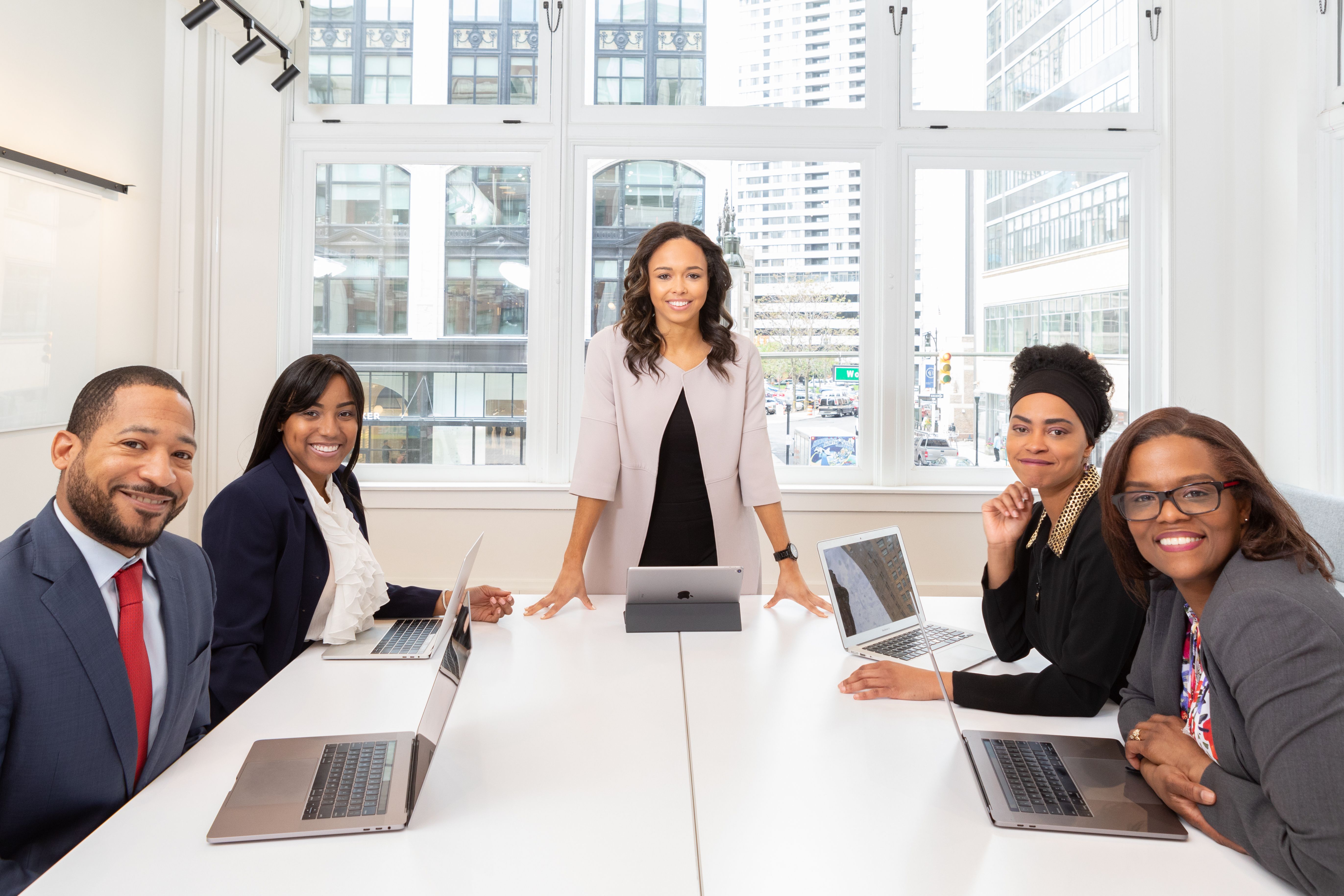 5486x3657 Group Of People on a Meeting · Free