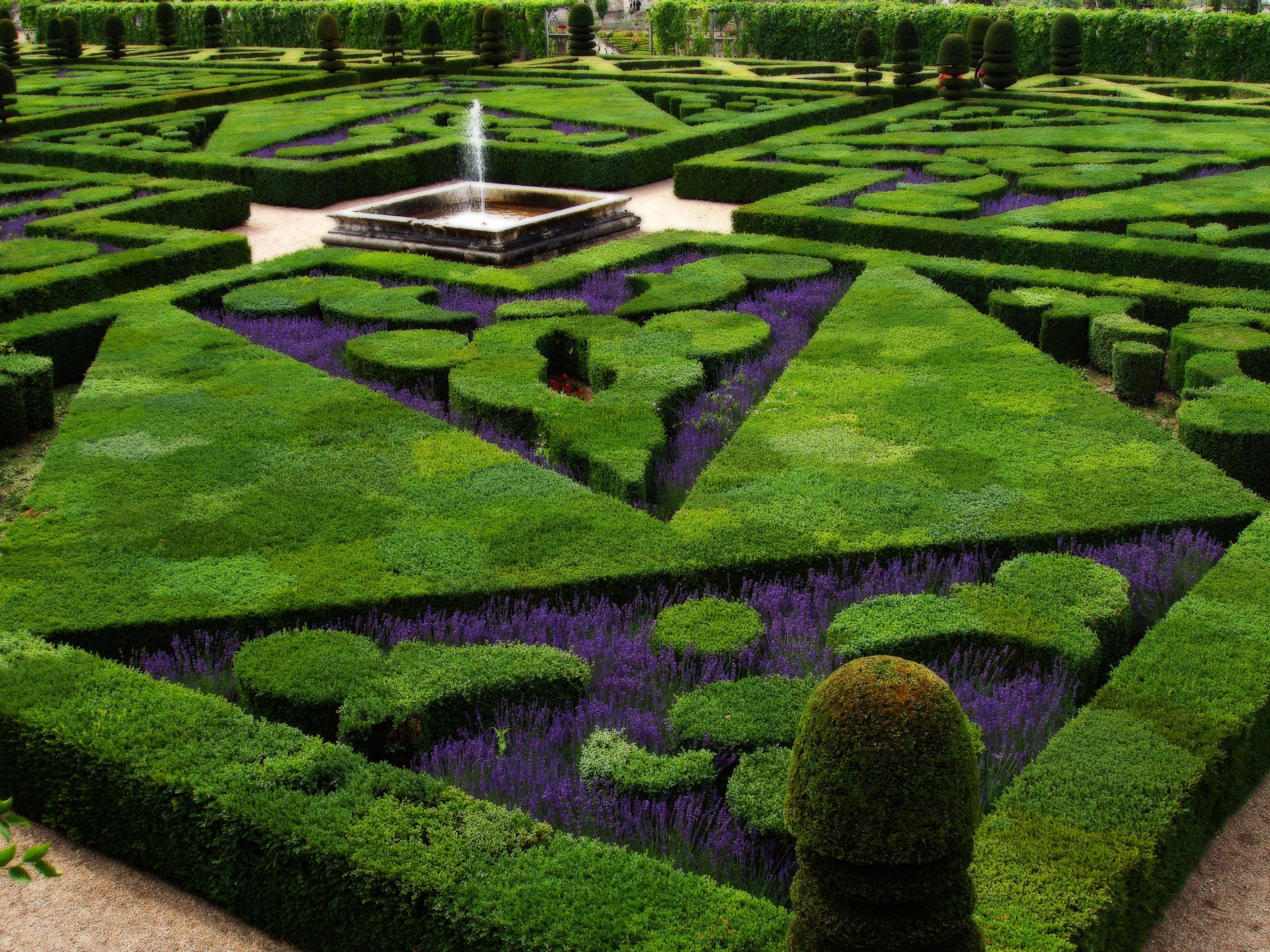 2560x1920 French Formal Garden In Loire Valley HD desktop wallpaper