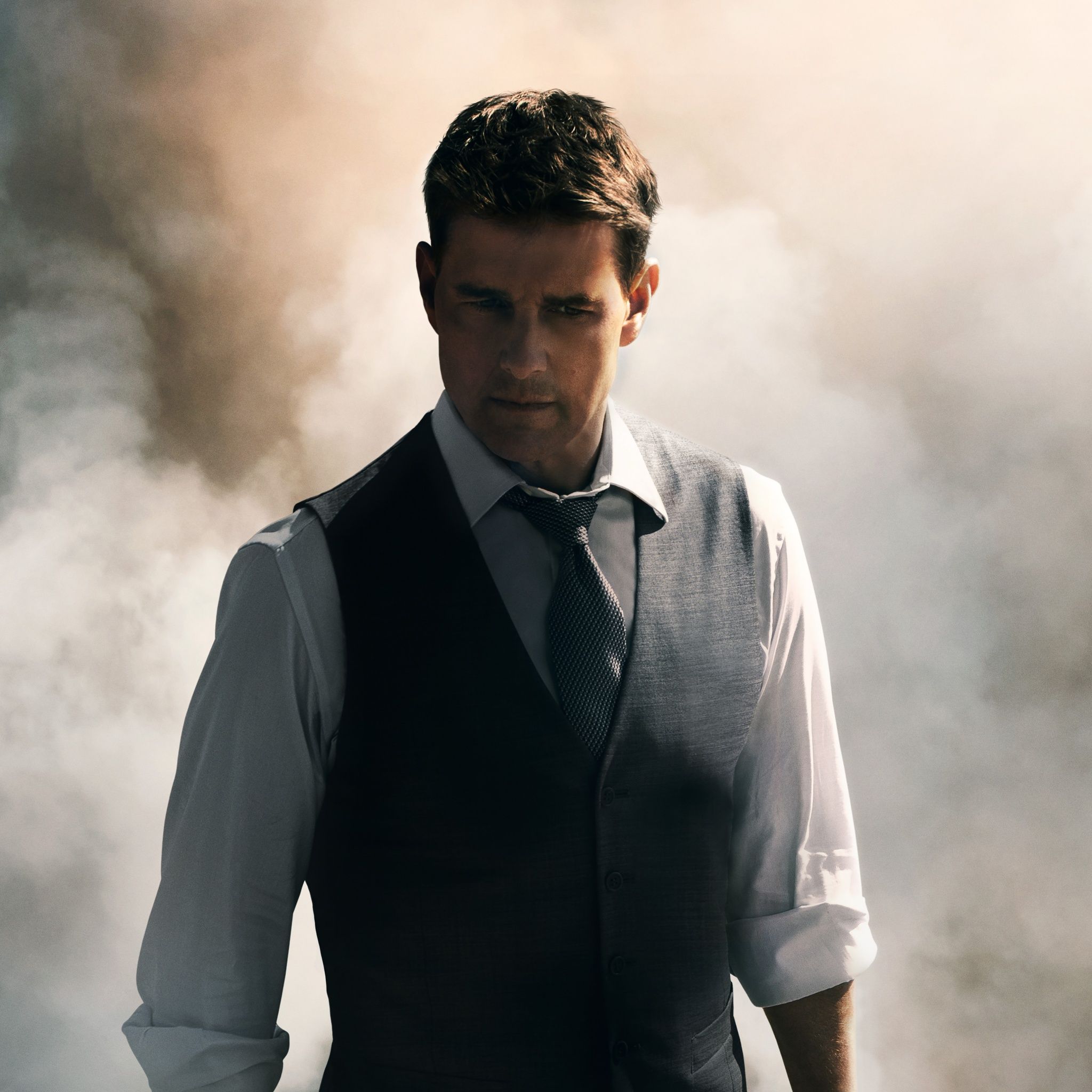 2048x2048 Tom Cruise in Mission Impossible Dead Reckoning Wallpaper for iPhone