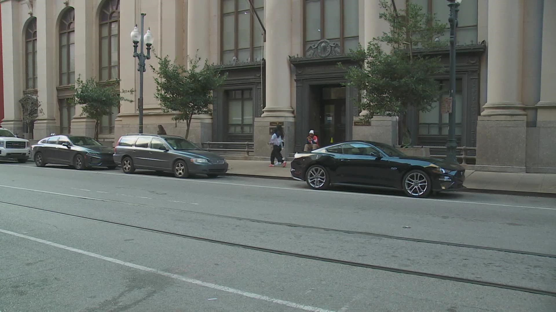 1920x1080 NOPD confirms bank robbery on Carondelet St