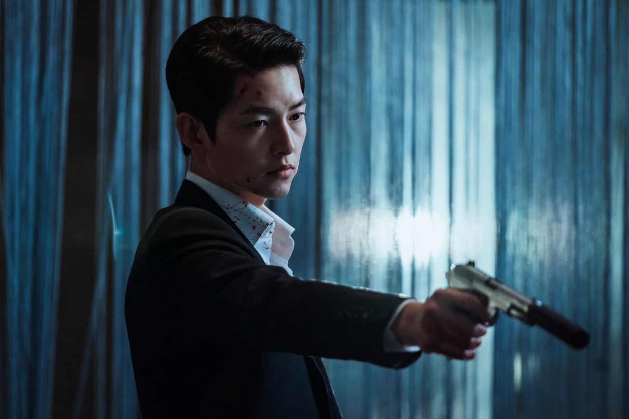 1280x853 Song Joong Ki, Jeon Yeo Bin, And 2PM's Taecyeon Captivate On Set Of “ Vincenzo”