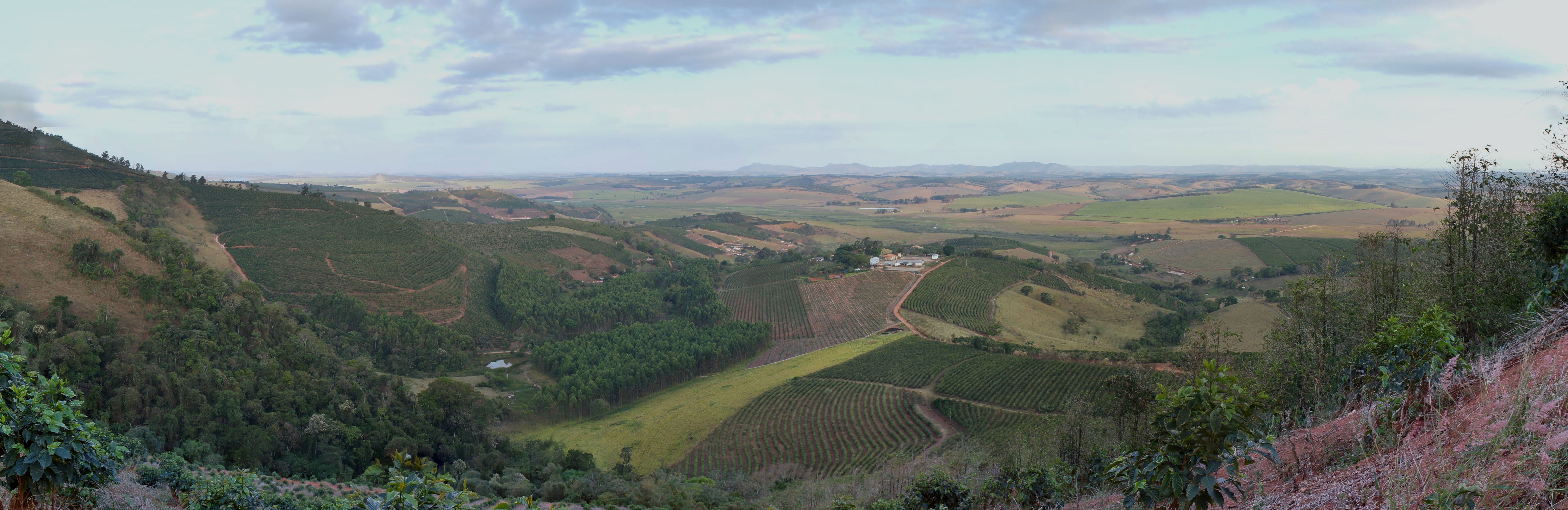 8092x2632 O Sul de Minas Gerais