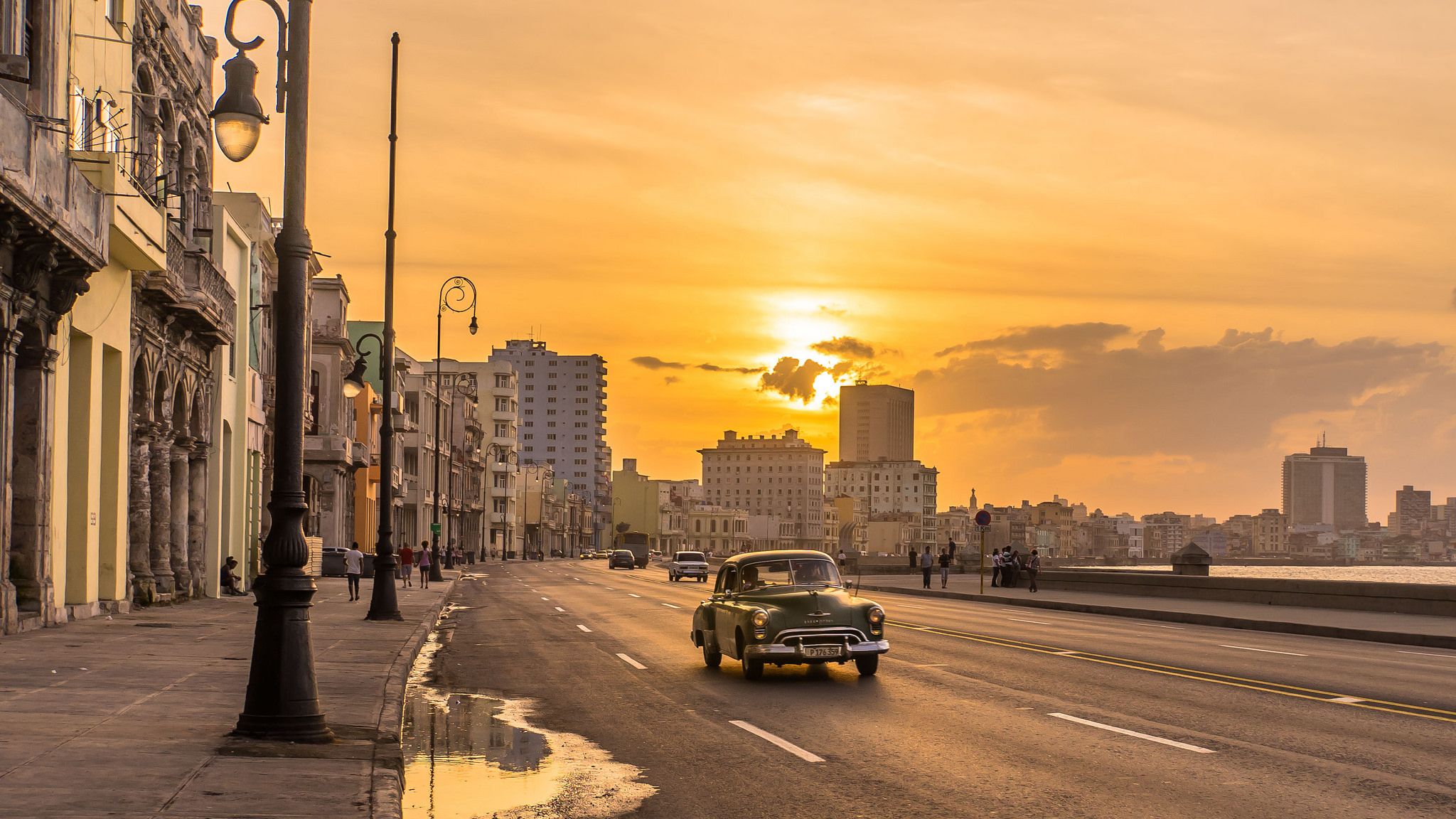 2048x1152 La Habana Wallpaper