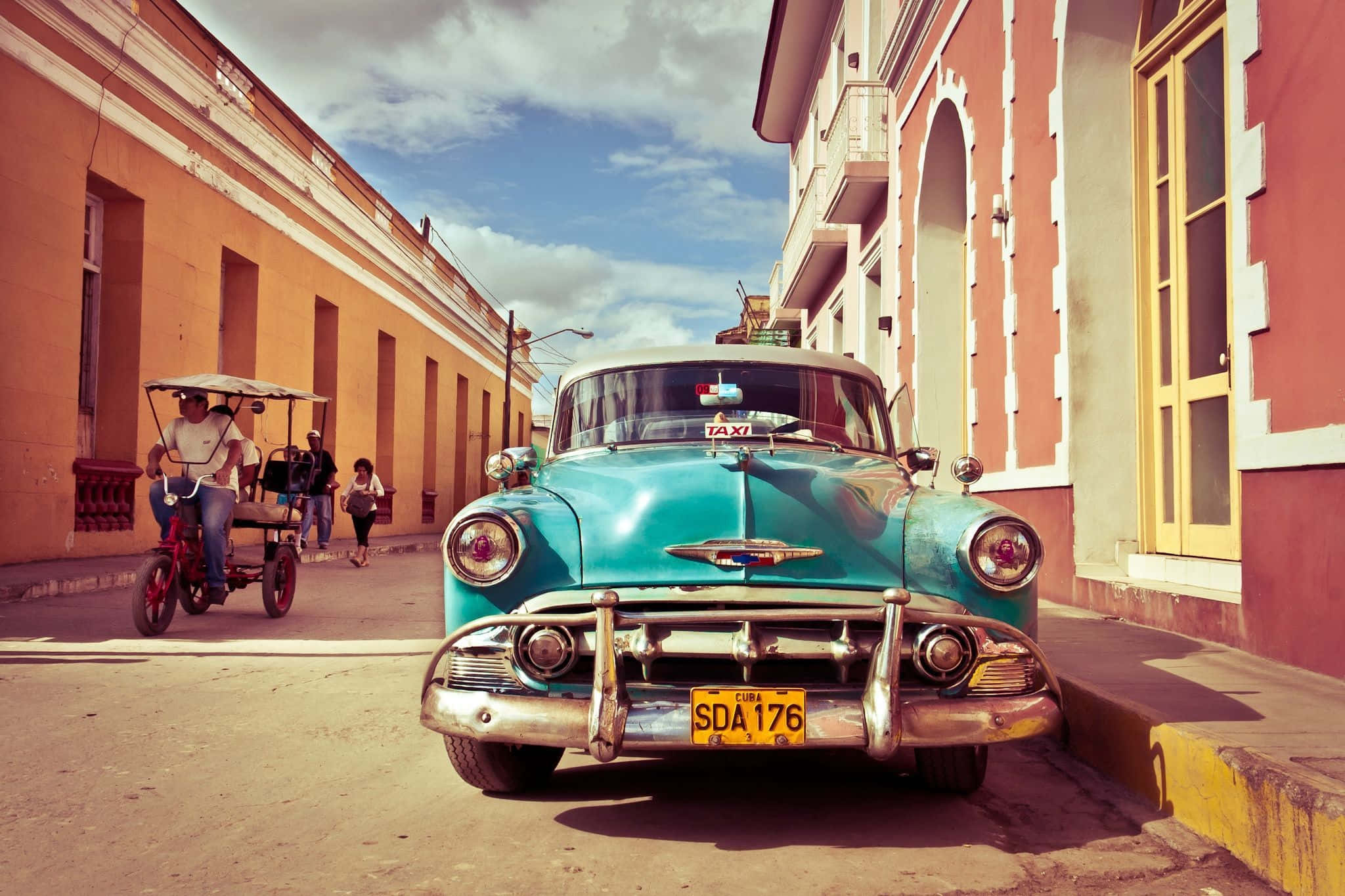 2048x1365 Download La Habana, Cuba Architecture and Culture