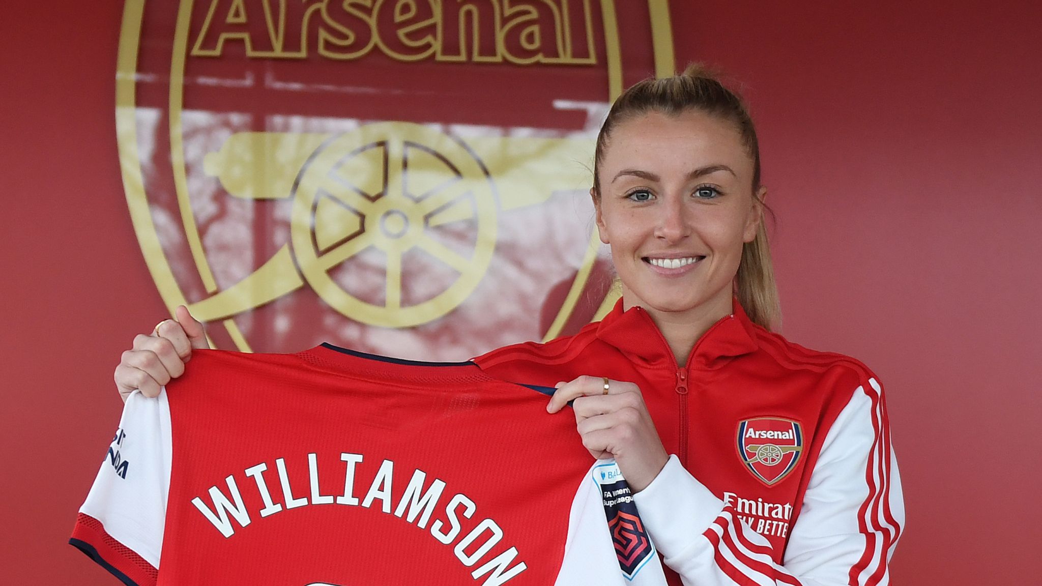 2048x1152 Leah Williamson: Arsenal Women defender says it is 'a dream come true' to sign new contract