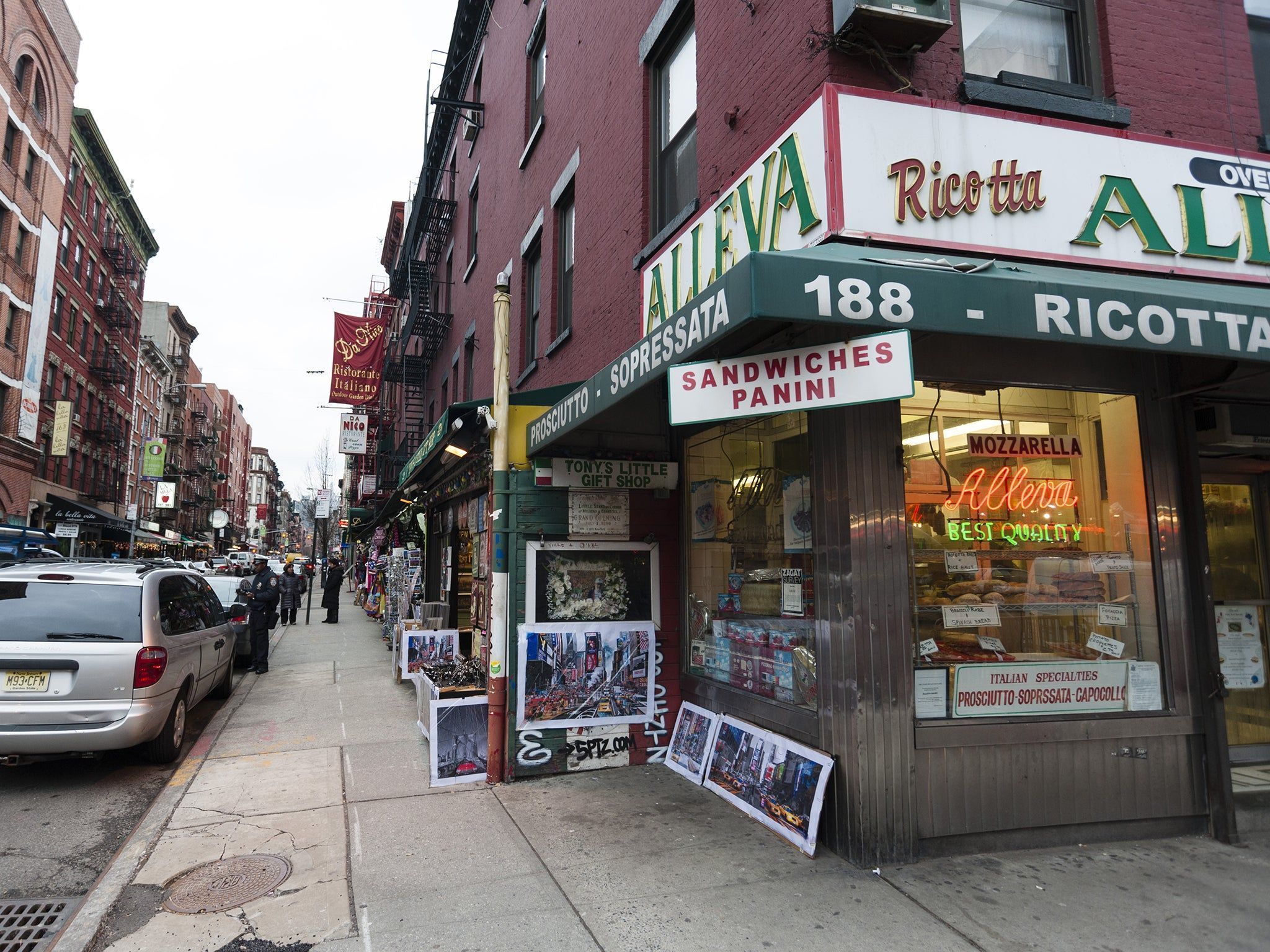 2048x1536 Little Italy: End of an era for American Mafia as hipsters tour New York City streets once walked