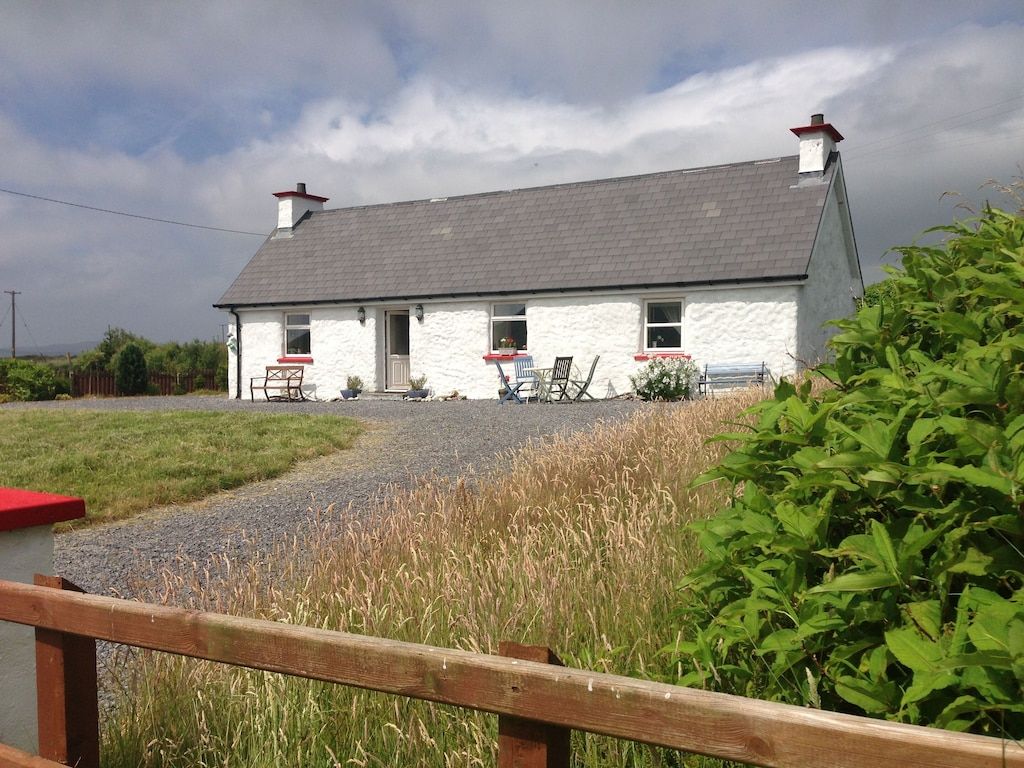 1024x768 The Little Irish Cottage on the Wild Atlantic Way the real Ireland