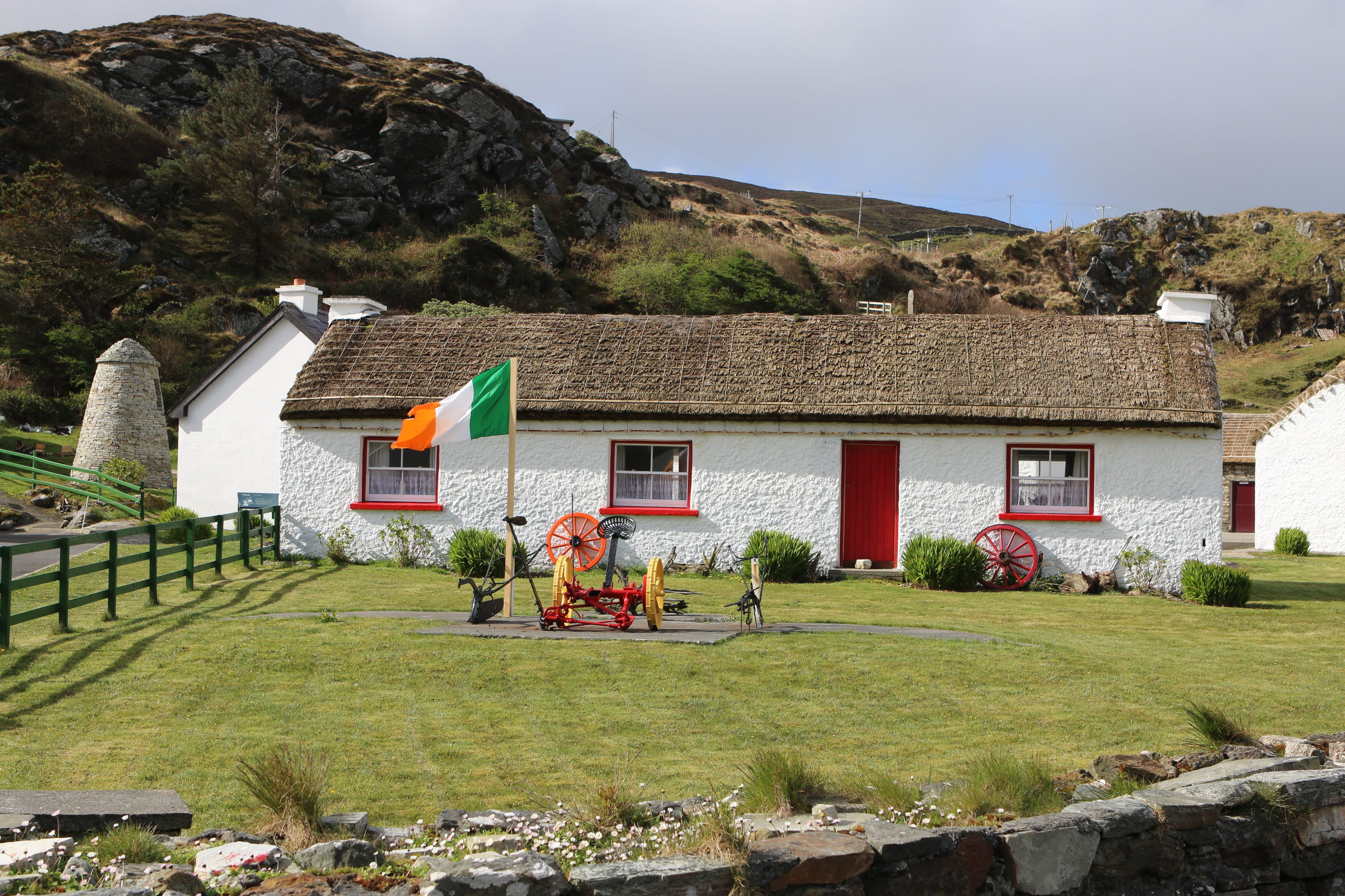 5472x3648 Wallpaper / green color, outdoors, pole, adult, rural, house, people, land, mountain, nature, Cottage, built structure, building exterior, Architecture, 5K, sky, landscape free download