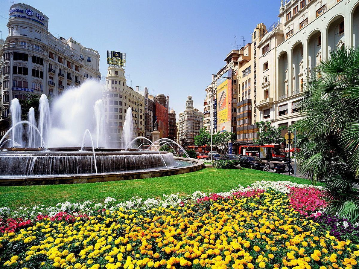 1200x900 Amazing wallpaper Fountain, Spain, City. FREE Download wallpaper