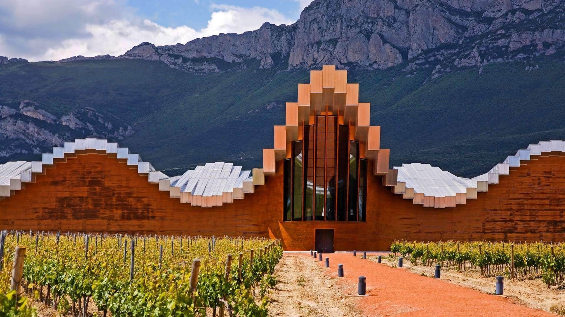 1920x1080 Modern architecture in classic Spain
