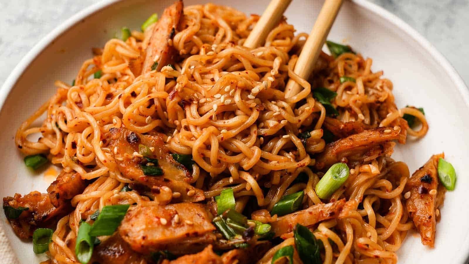 1600x900 Download Spicy Chili Garlic Noodles Wallpaper