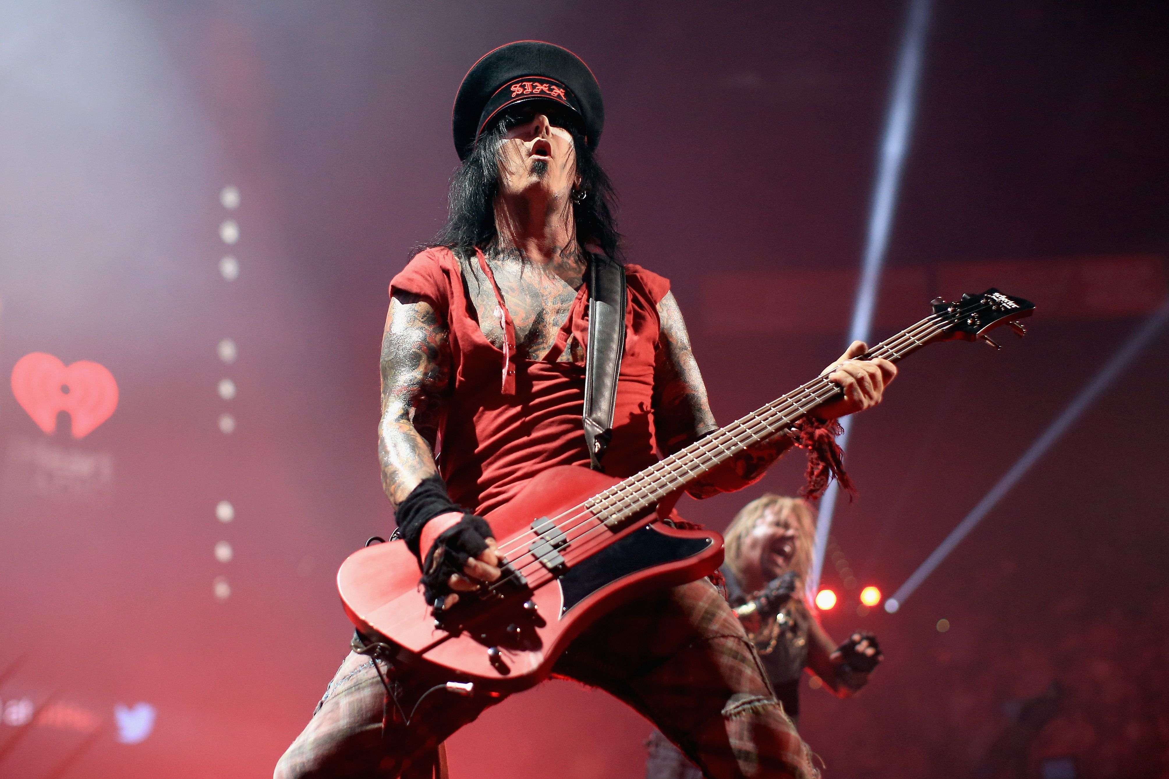 4016x2676 Wallpaper Sixx A M, Guitarist, Musician, Performance, Guitar, Background Free Image