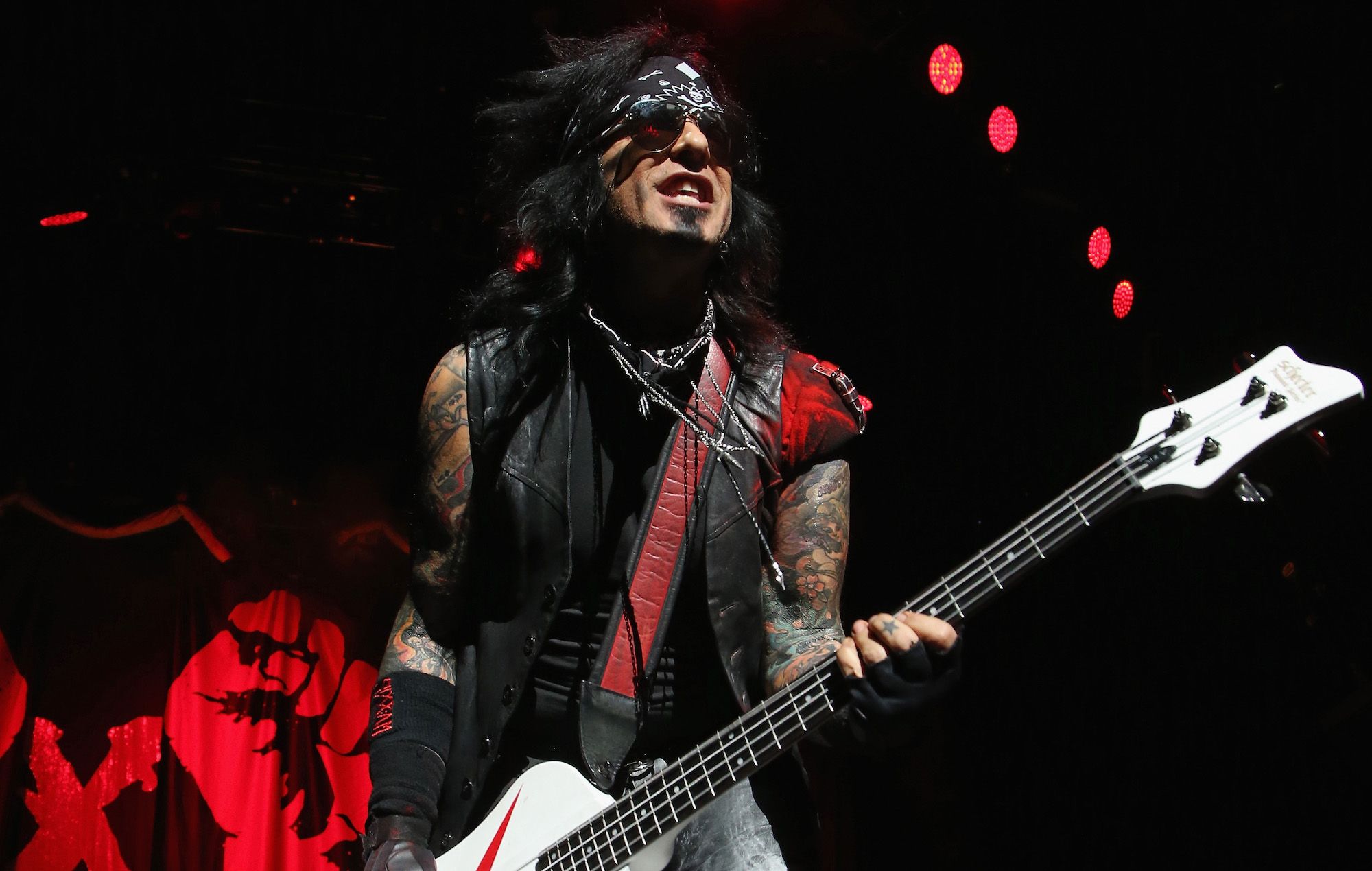 Nikki Sixx Wallpapers - Top Free Nikki Sixx Backgrounds - WallpaperAccess