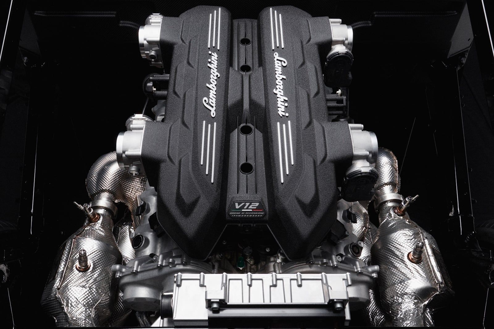 1600x1066 OFFICIAL: Lamborghini Aventador Successor's Tri Motor Hybrid V12 Produces 001 HP