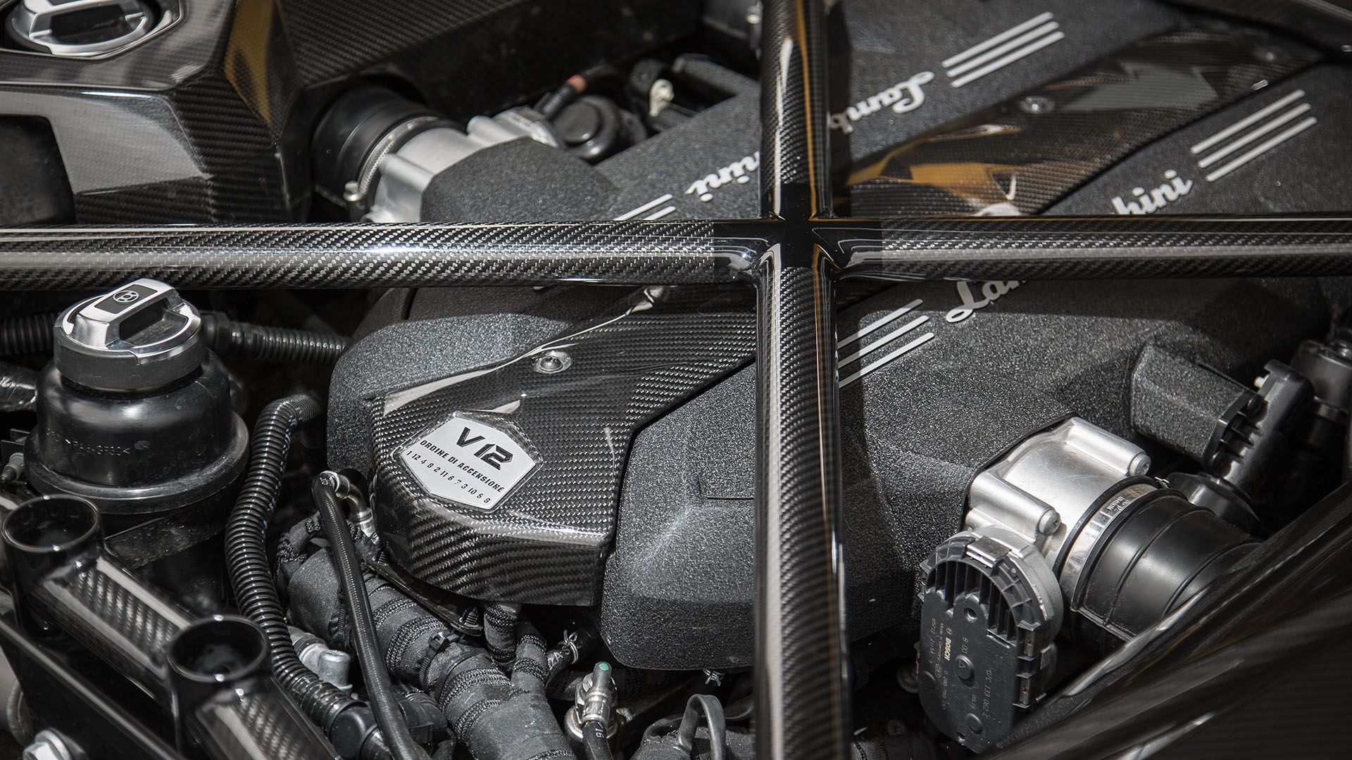1920x1080 Naturally Aspirated Engine: Power and Purity of Authentic Performance