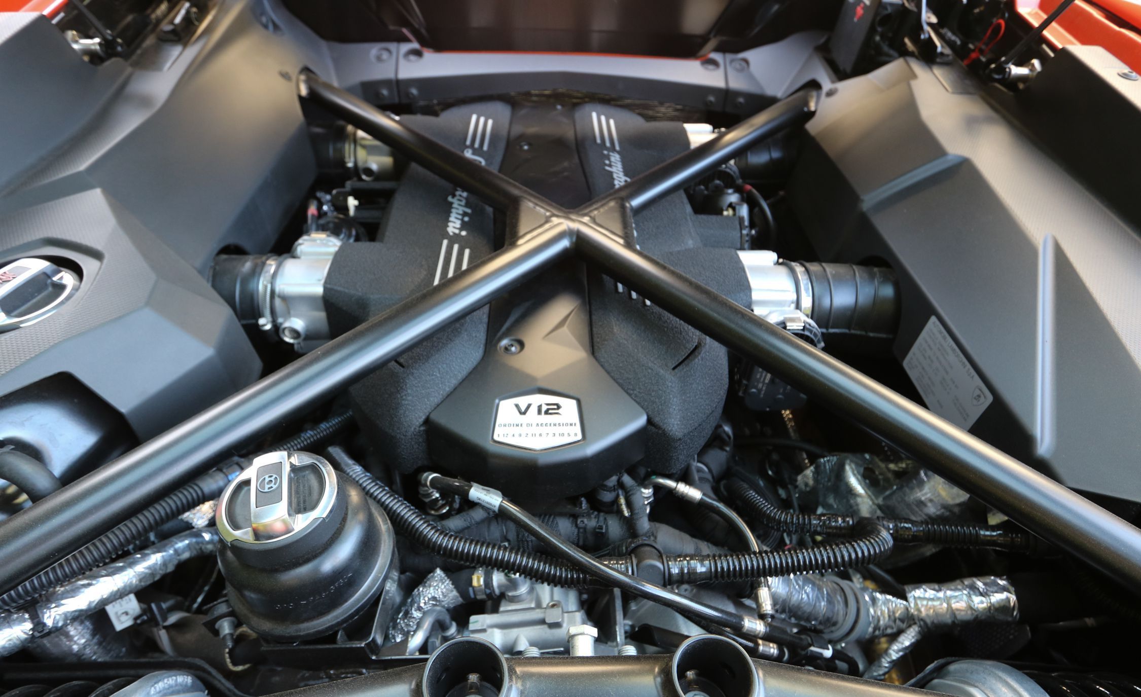 2250x1375 Lamborghini Aventador S Roadster Engine Wallpaper (56)