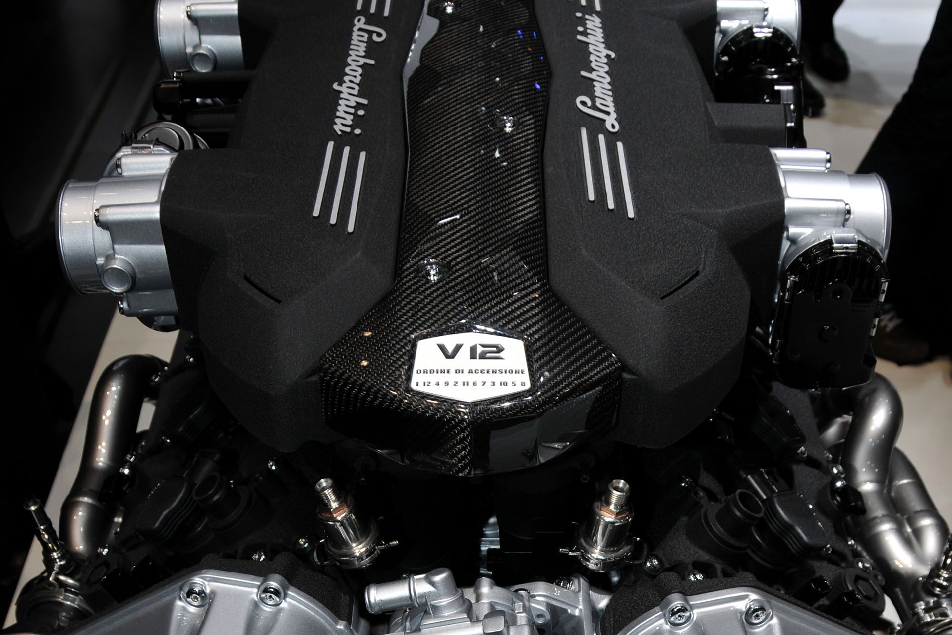 1920x1280 Lamborghini Engine Plaques