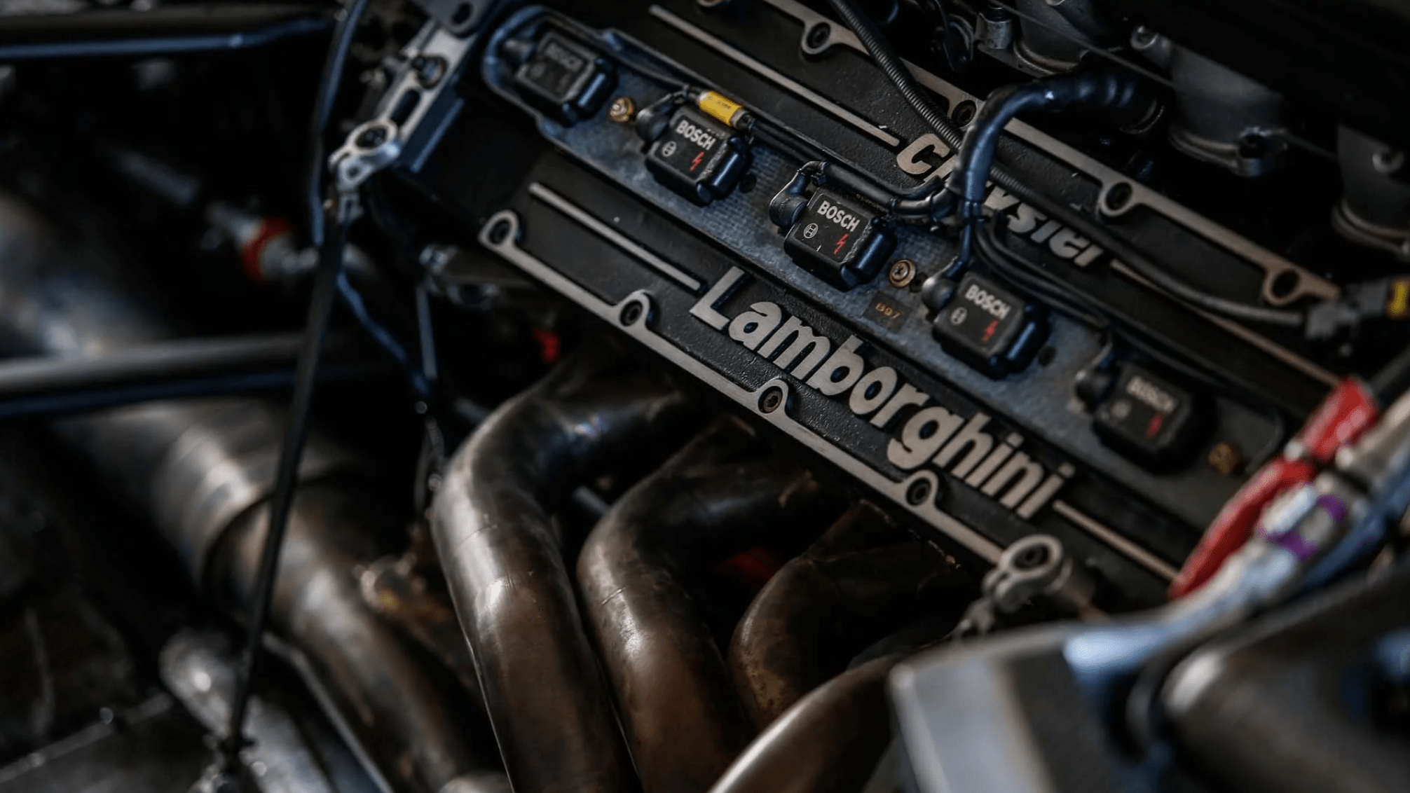 2012x1132 Lamborghini has restored its old F1 car