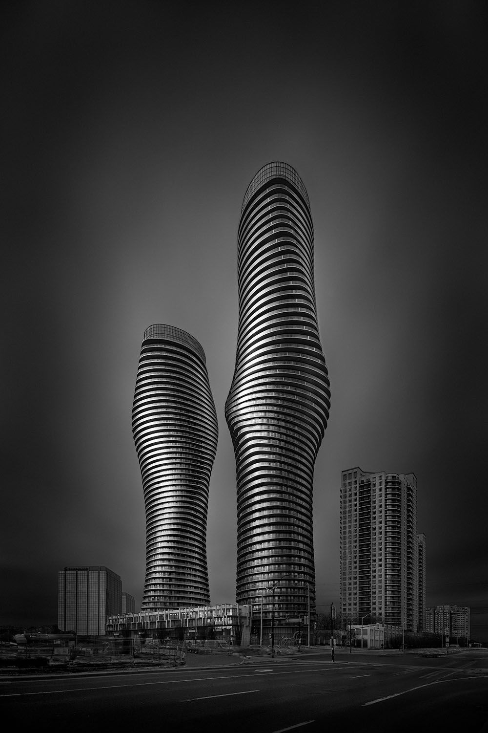 1000x1500 Urban Saga VIII Flow Monroe Absolute Towers Toronto Anna Gospodarou Fine Art Photography. Workshops