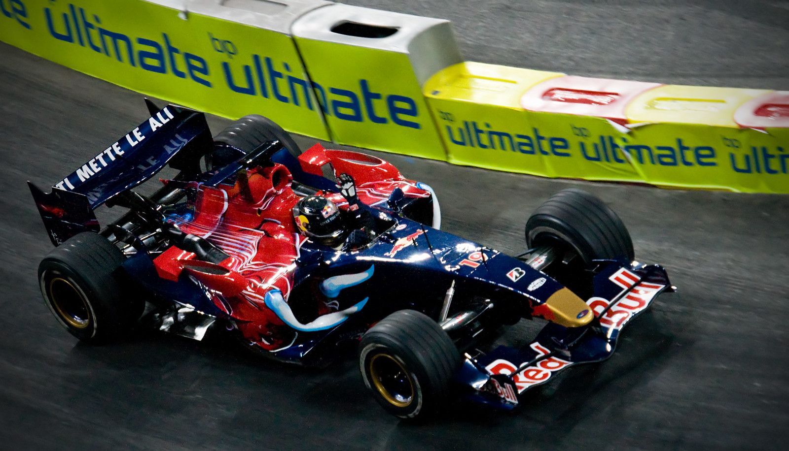 1600x916 Sebastian Vettel Toro Rosso F1. Sebastian Vettel drives rou