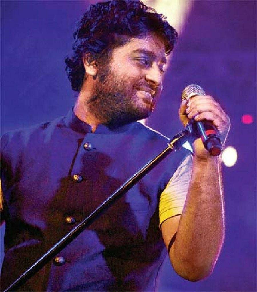 900x1023 Download Indian Musician Arijit Singh Candid Shot Wallpaper