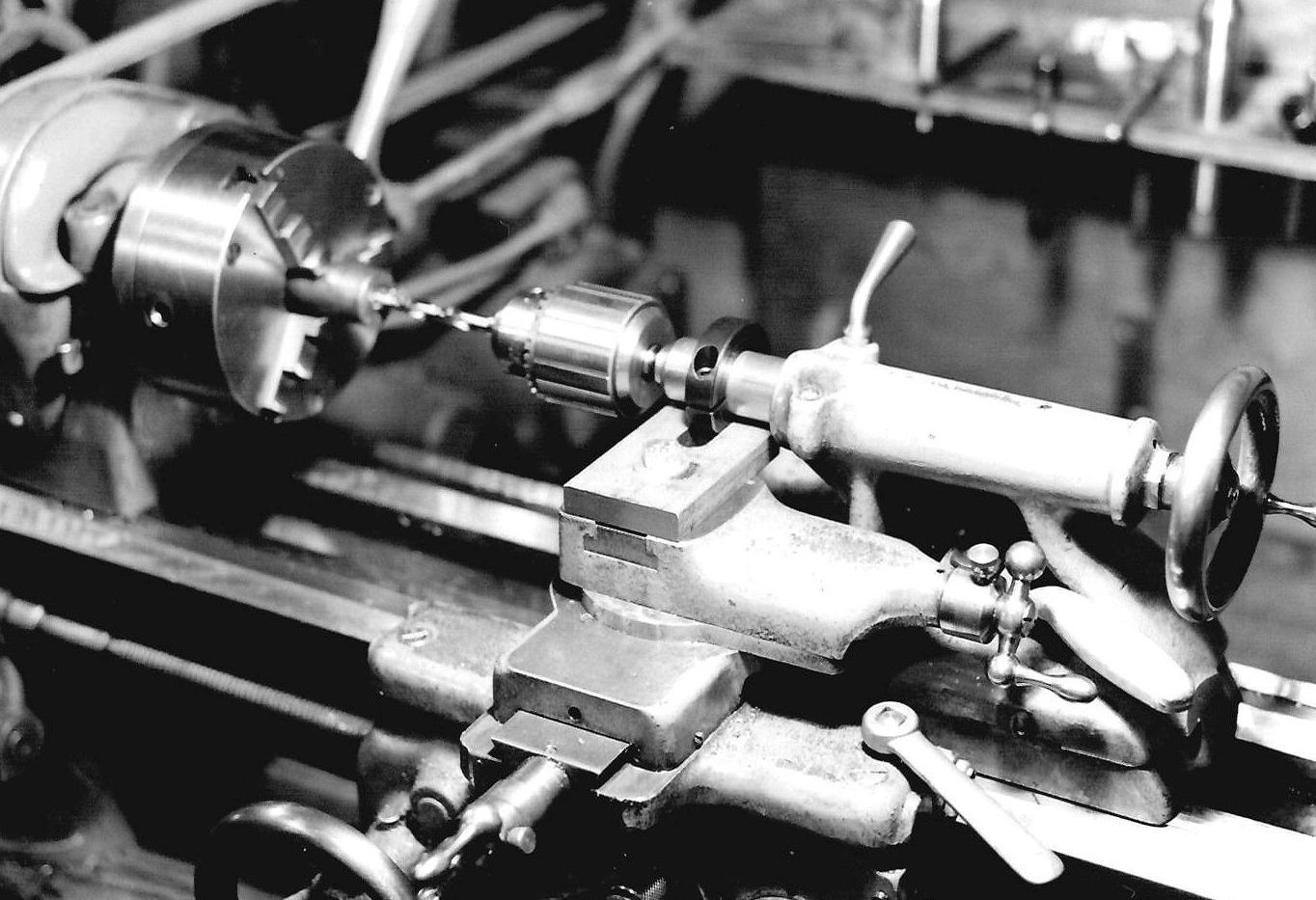 1364x933 Easy power tailstock feed for your lathe
