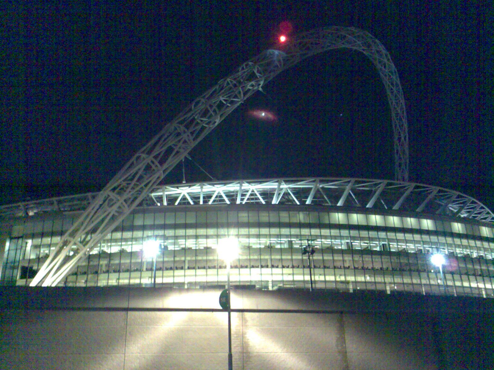 1600x1200 Wembley Stadium