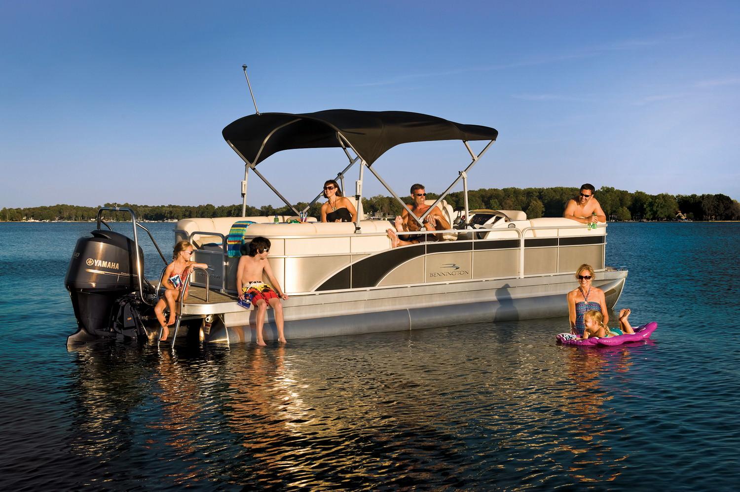 1500x998 Image Gallery of Bennington Pontoon Boat Wallpaper