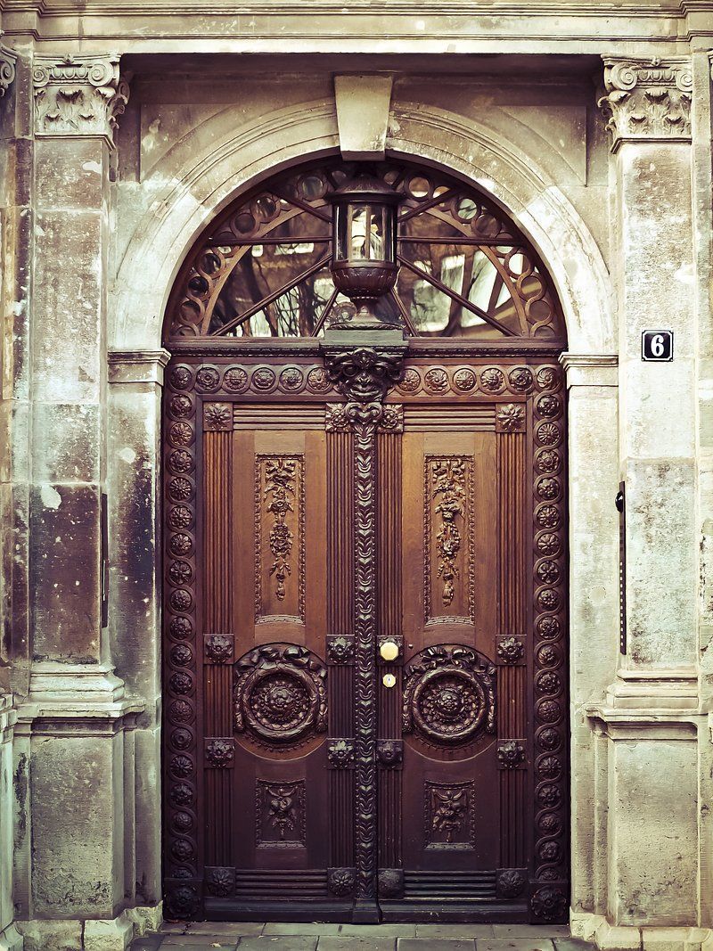 800x1067 Wooden Door Image Wallpaper
