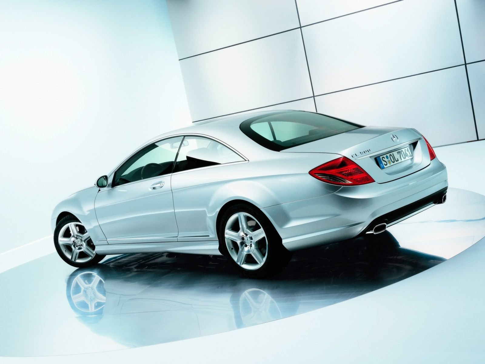 1600x1200 Mercedes for rich men Desktop wallpaper 1600x1200