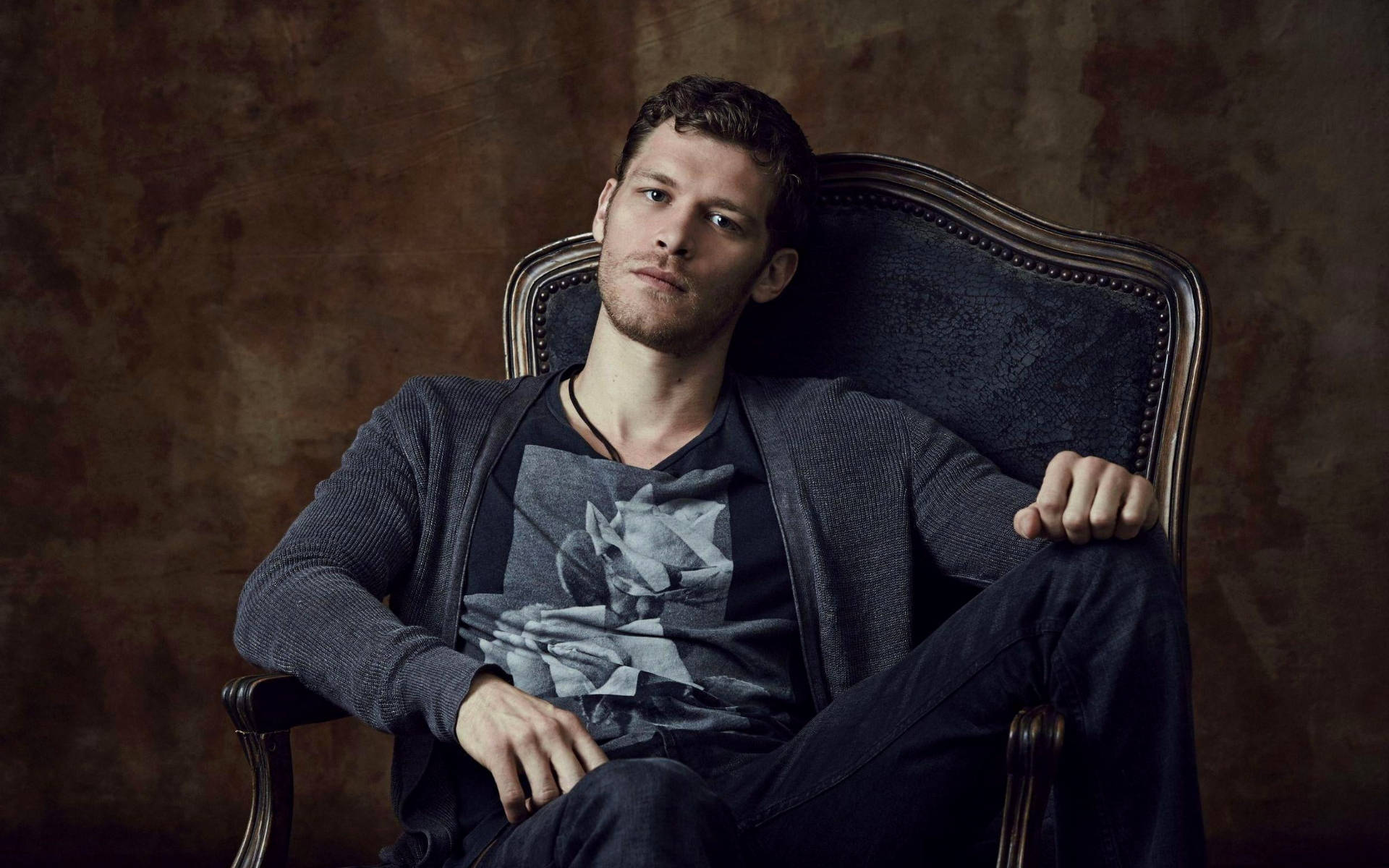 1920x1200 Download The Originals Klaus On Chair Wallpaper