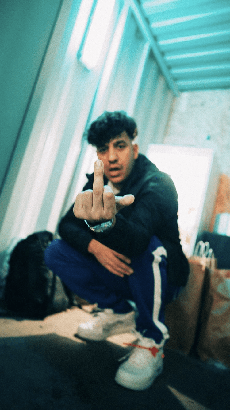 750x1334 Deutschrap Wallpaper