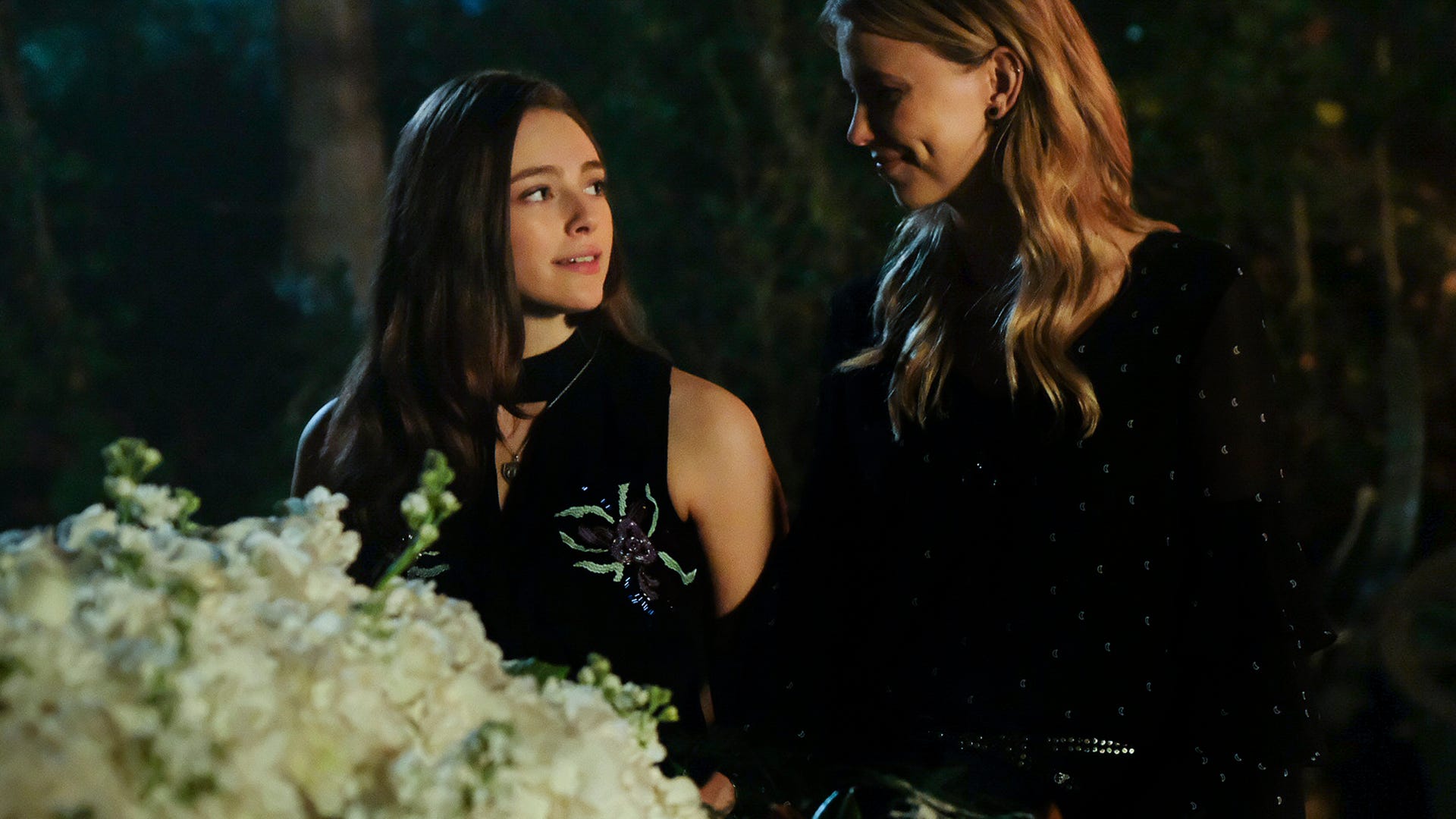 1920x1080 The Originals Season 5 Episode 7 Recap: Klaus and Hope Mourn Hayley