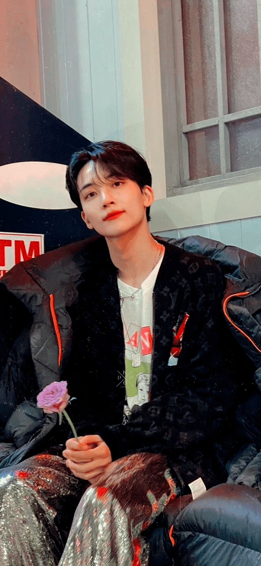 886x1920 Kpop Locks