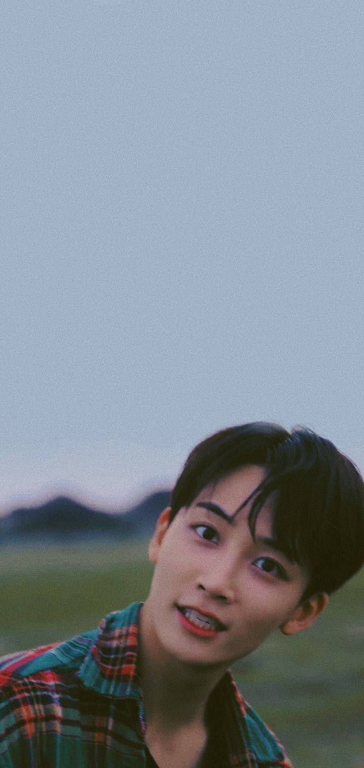 720x1520 Download Yoon Jeonghan Snap Shoot Wallpaper