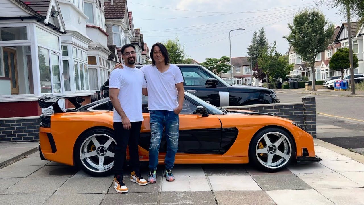 1280x720 Sung Kang / Han signs my Veilside Tokyo drift rx7!