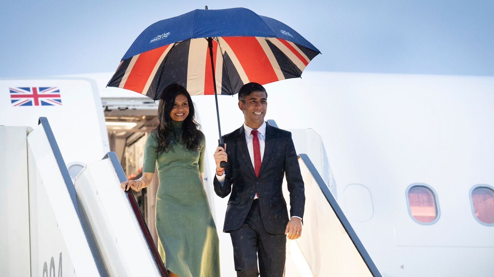 1600x900 UK PM Rishi Sunak, wife Akshata Murty lose over ₹2000 cr in a year; 11 NRIs among Britain's 100 richest people