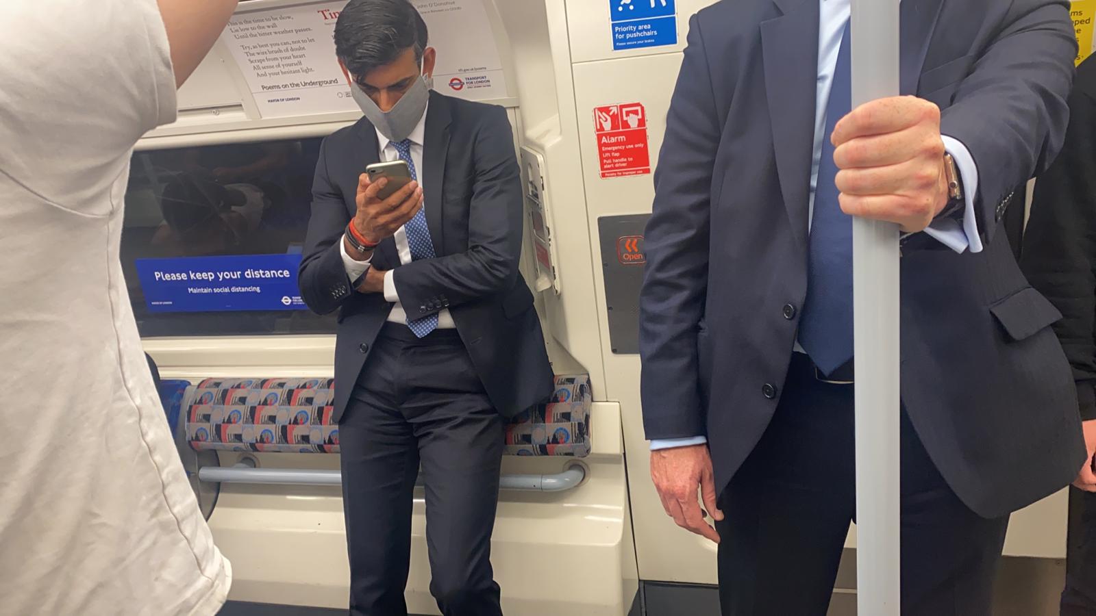 1600x900 X 上的 Oxford Bus Company：「Rishi Sunak was pictured travelling on the London underground a few days ago to get to work. If it's safe enough for the Chancellor, then it's safe