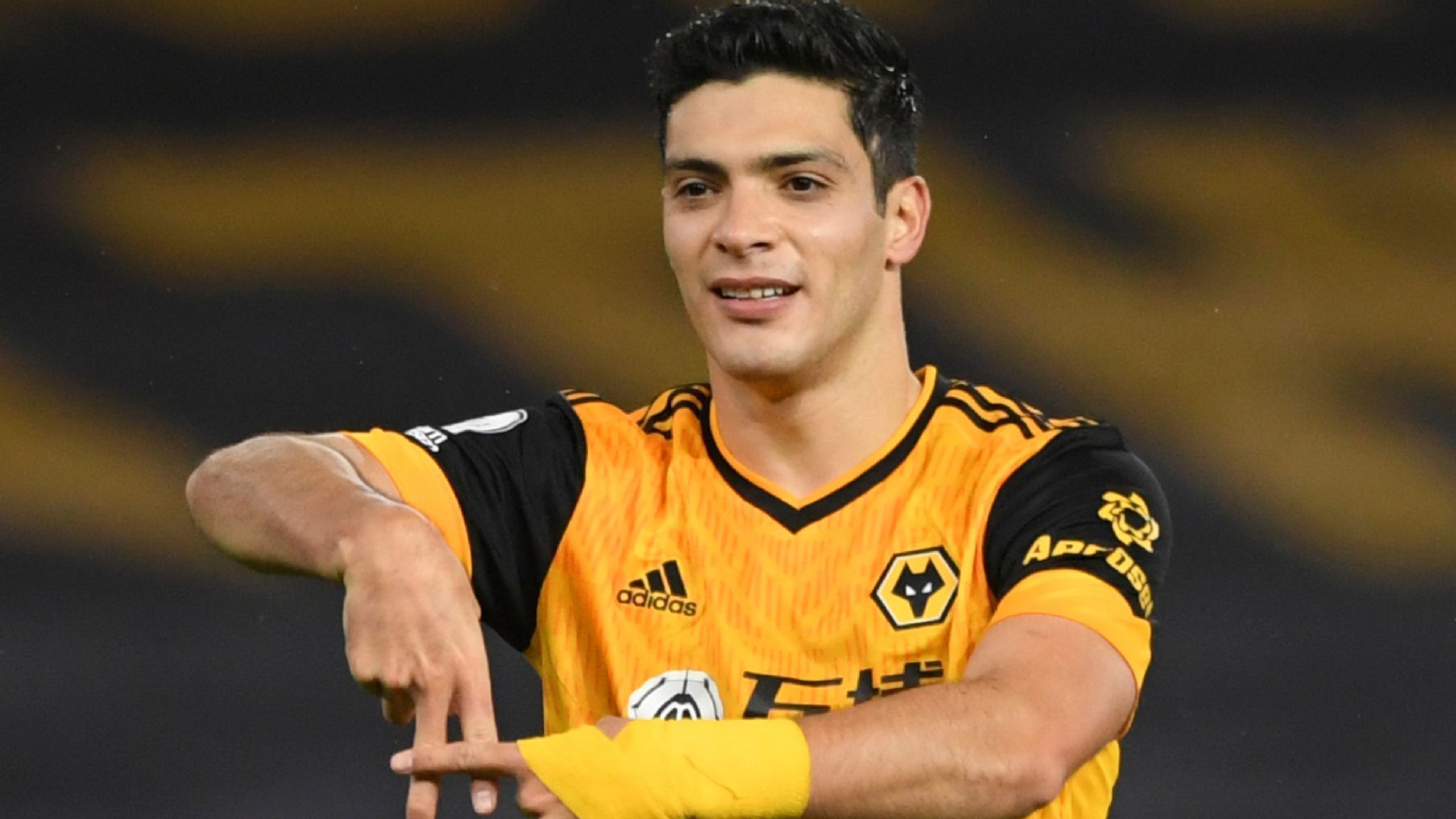 2048x1152 Raul Jimenez: Wolves striker begins 'early fitness work' following surgery on fractured skull