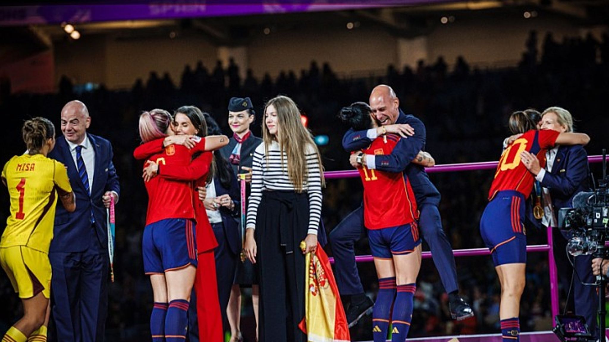 2048x1152 Luis Rubiales: Spanish football president accuses Jenni Hermoso of lying over kiss at Women's World Cup final