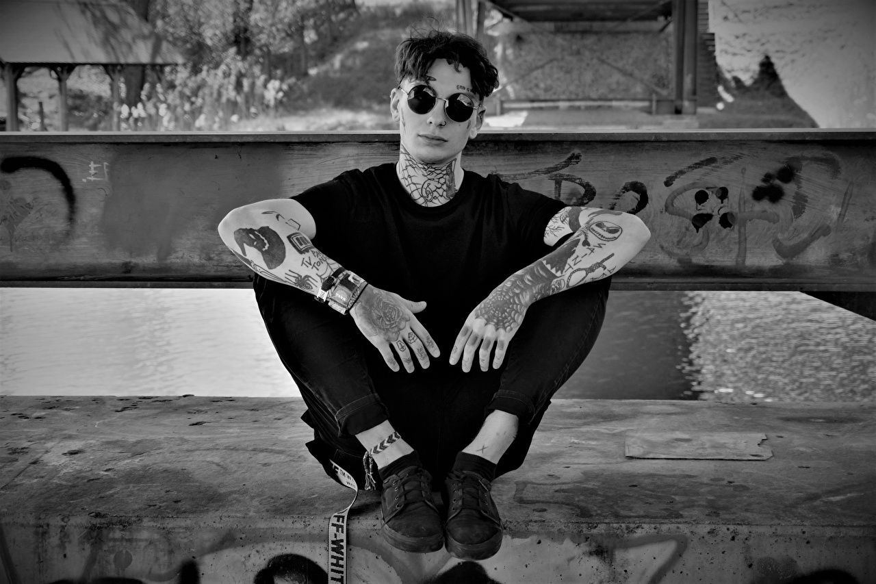 1280x853 Wallpaper Tattoos Man guys sit Hands eyeglasses Black and white