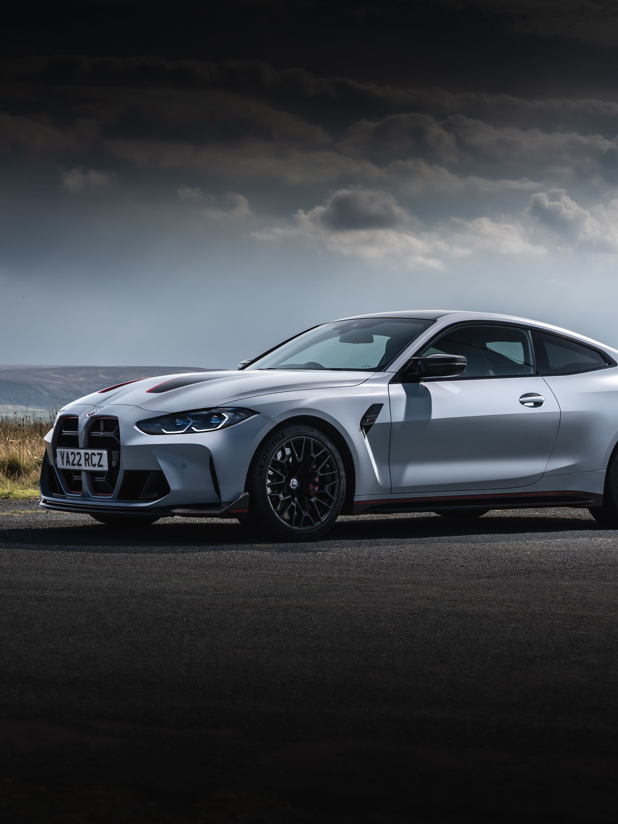 2400x3200 BMW M4 CSL