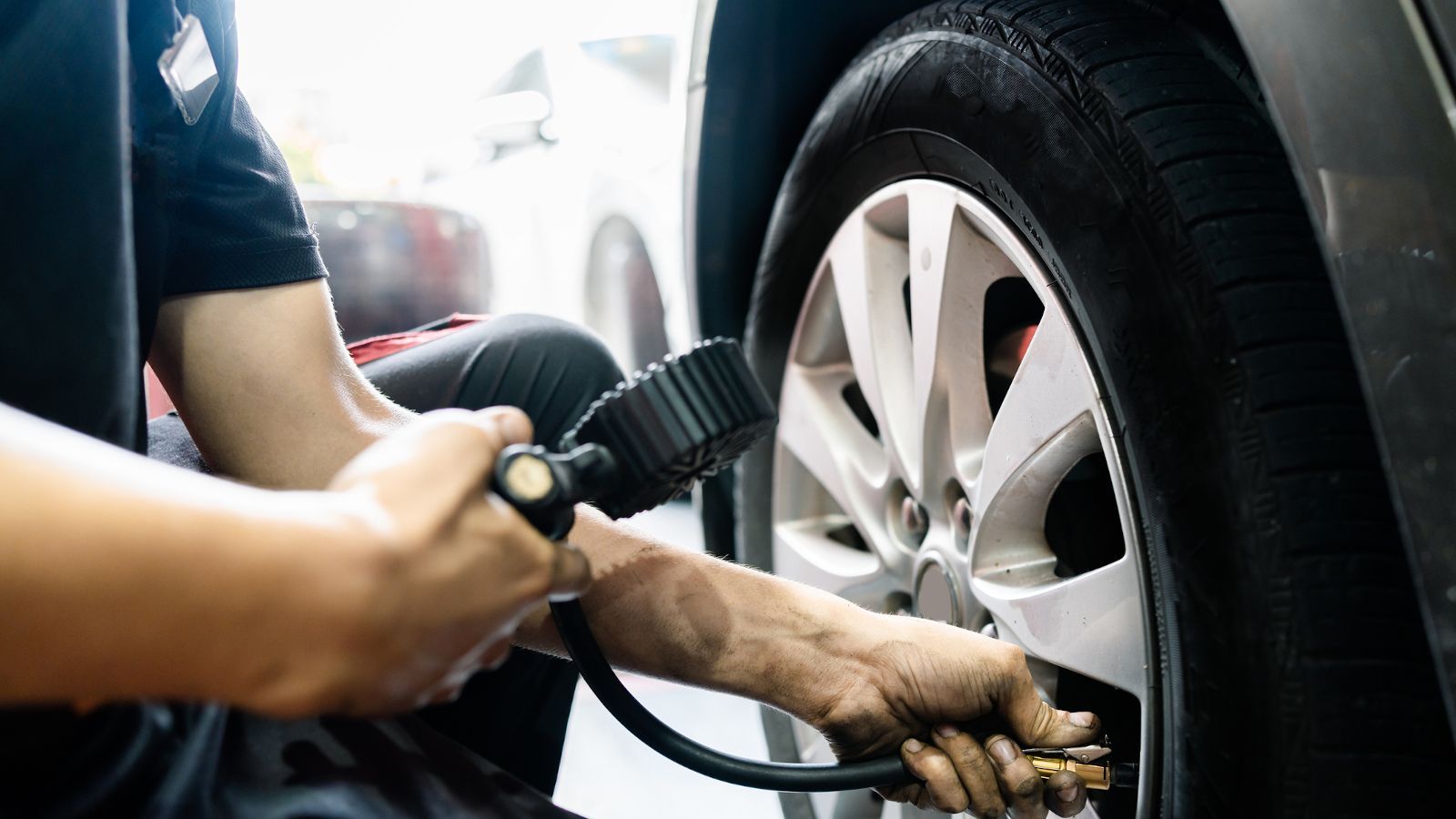 1600x900 How Self Inflating Tires Work