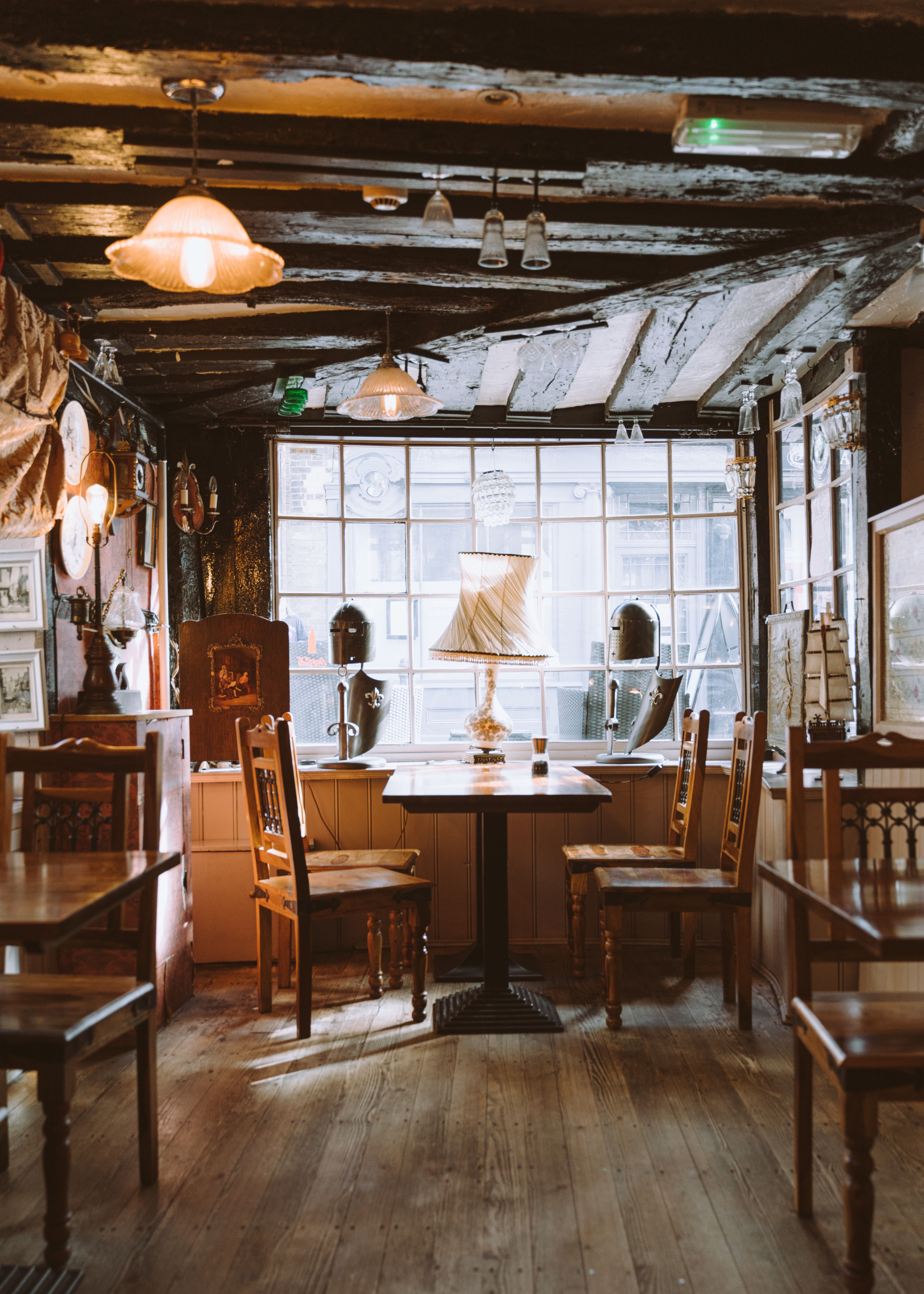 4286x6000 Interior of cozy cafe in city · Free